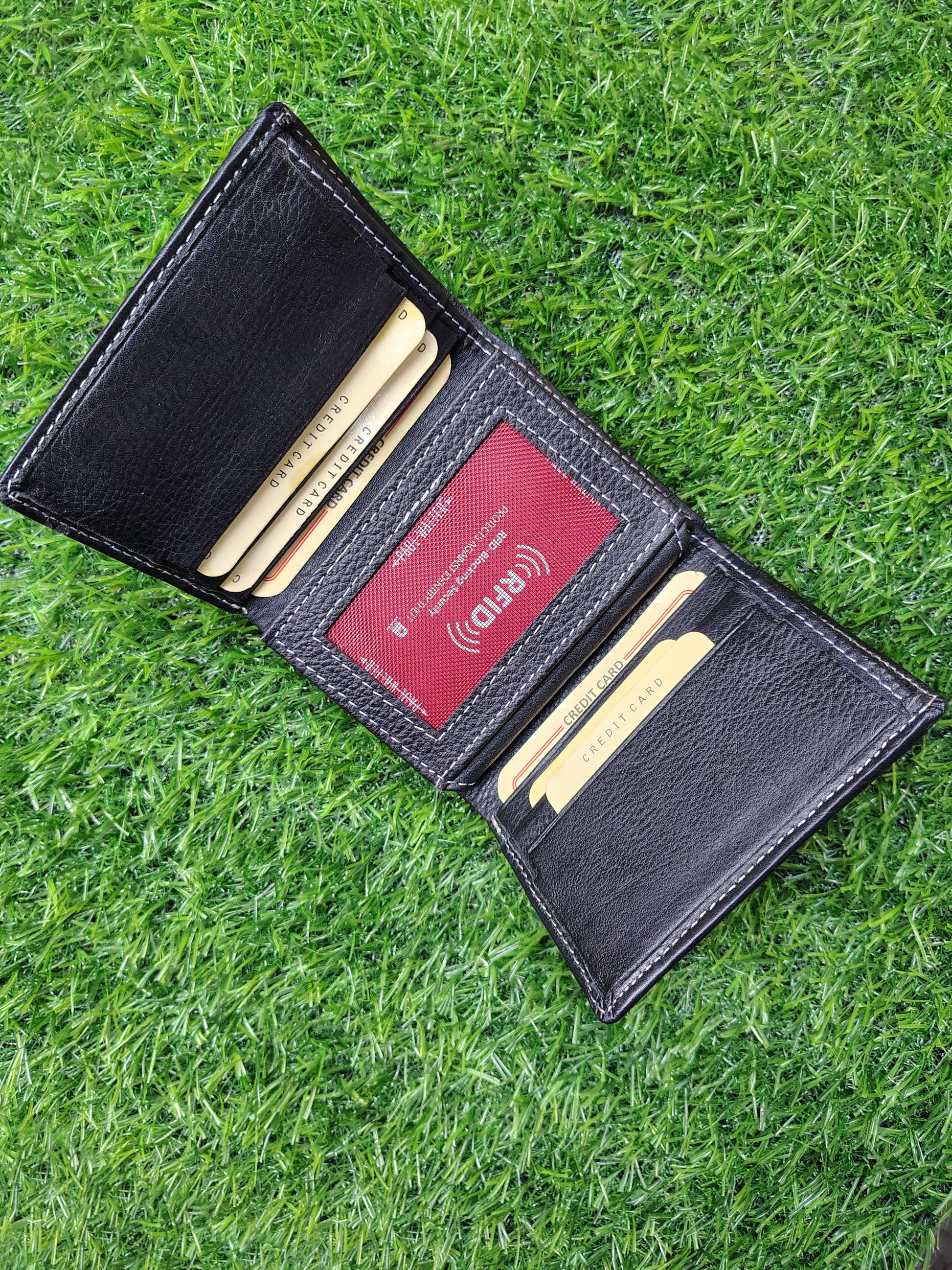 Trifold Wallet with Middle Flap