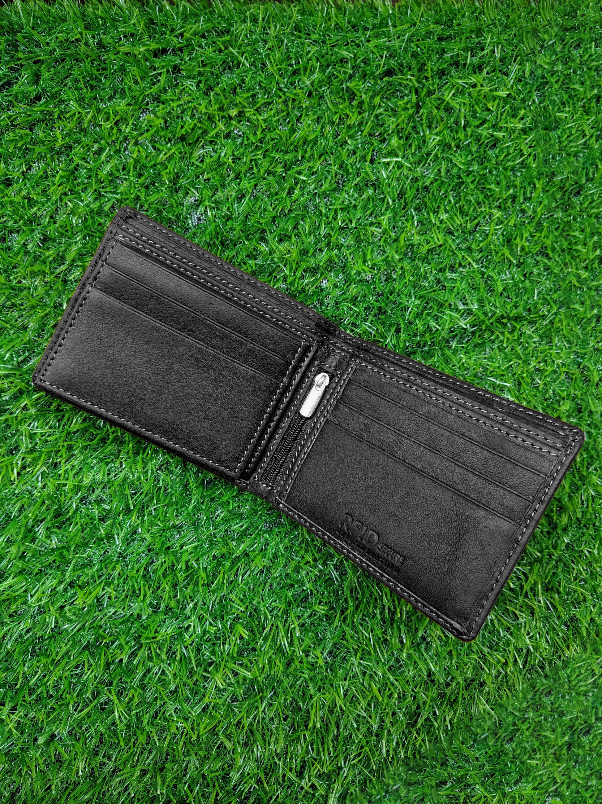 Bifold Wallet with Middle Zipper Pocket