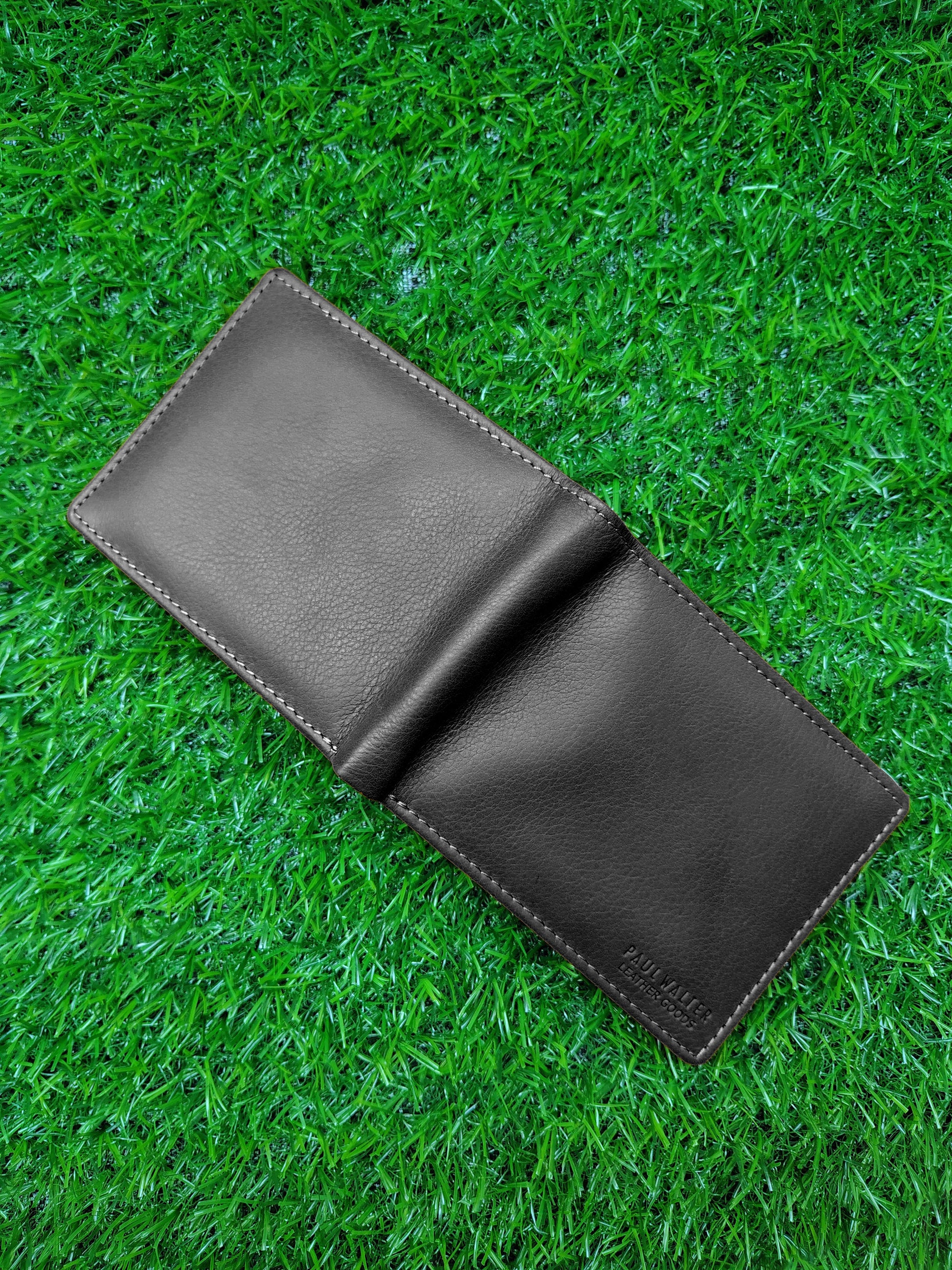 Bifold Wallet with Middle Zipper Pocket