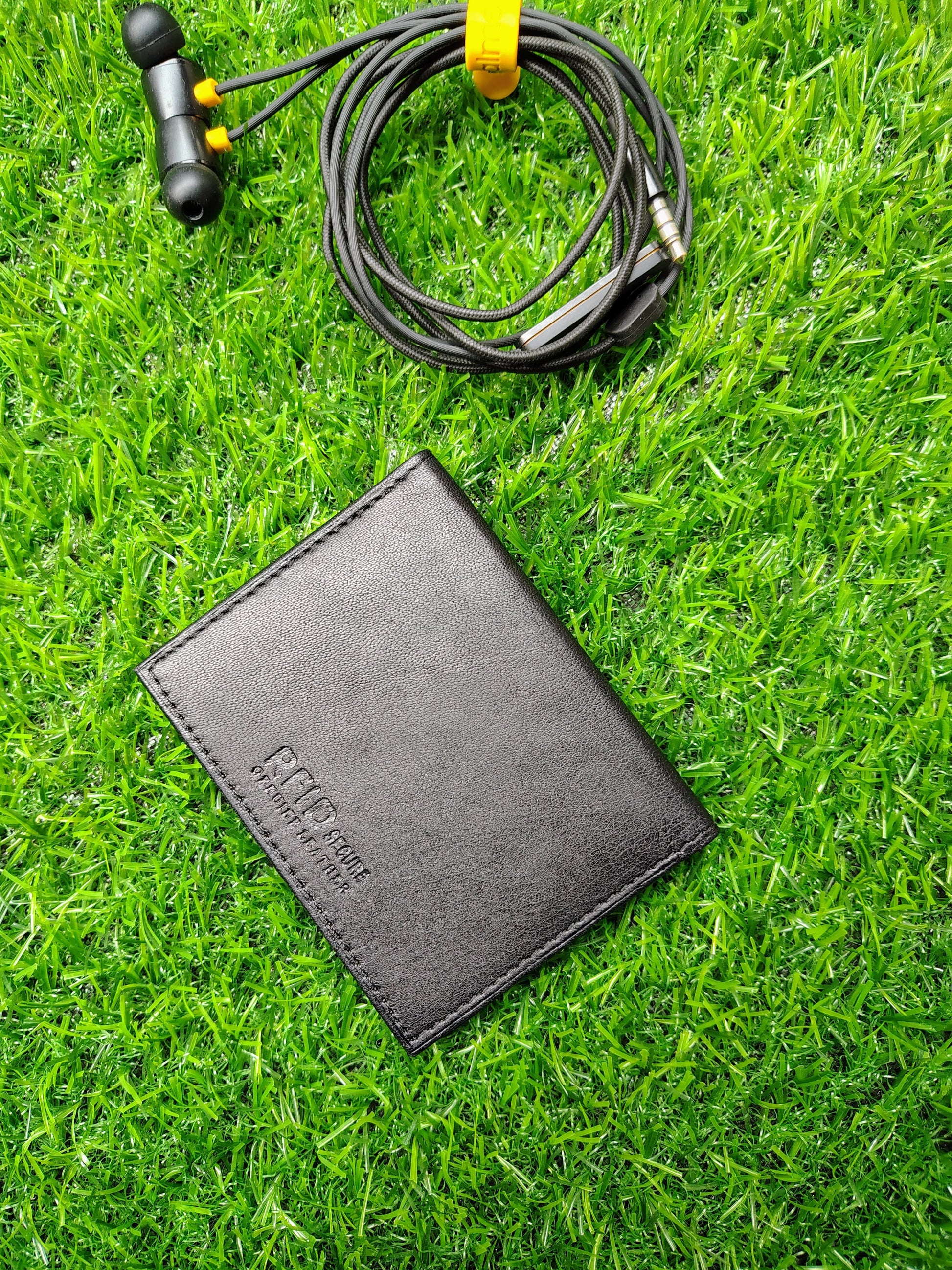 Card & ID Holder with Middle Flag