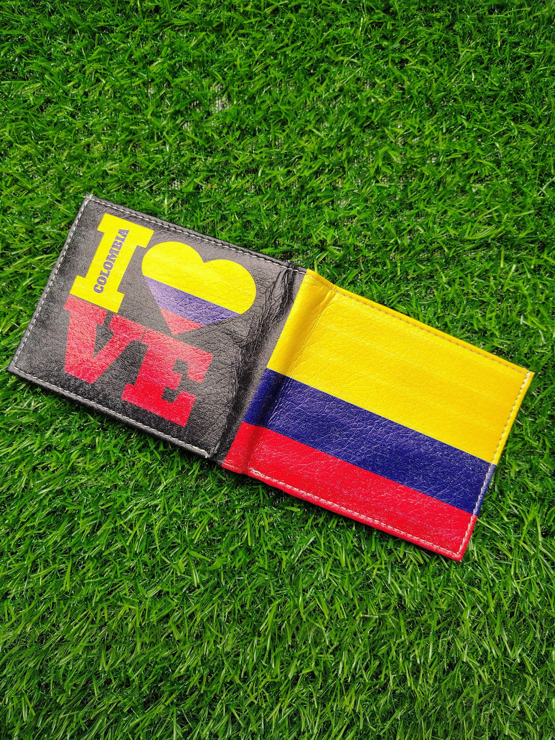 Columbia Flag Print Bifold Wallet