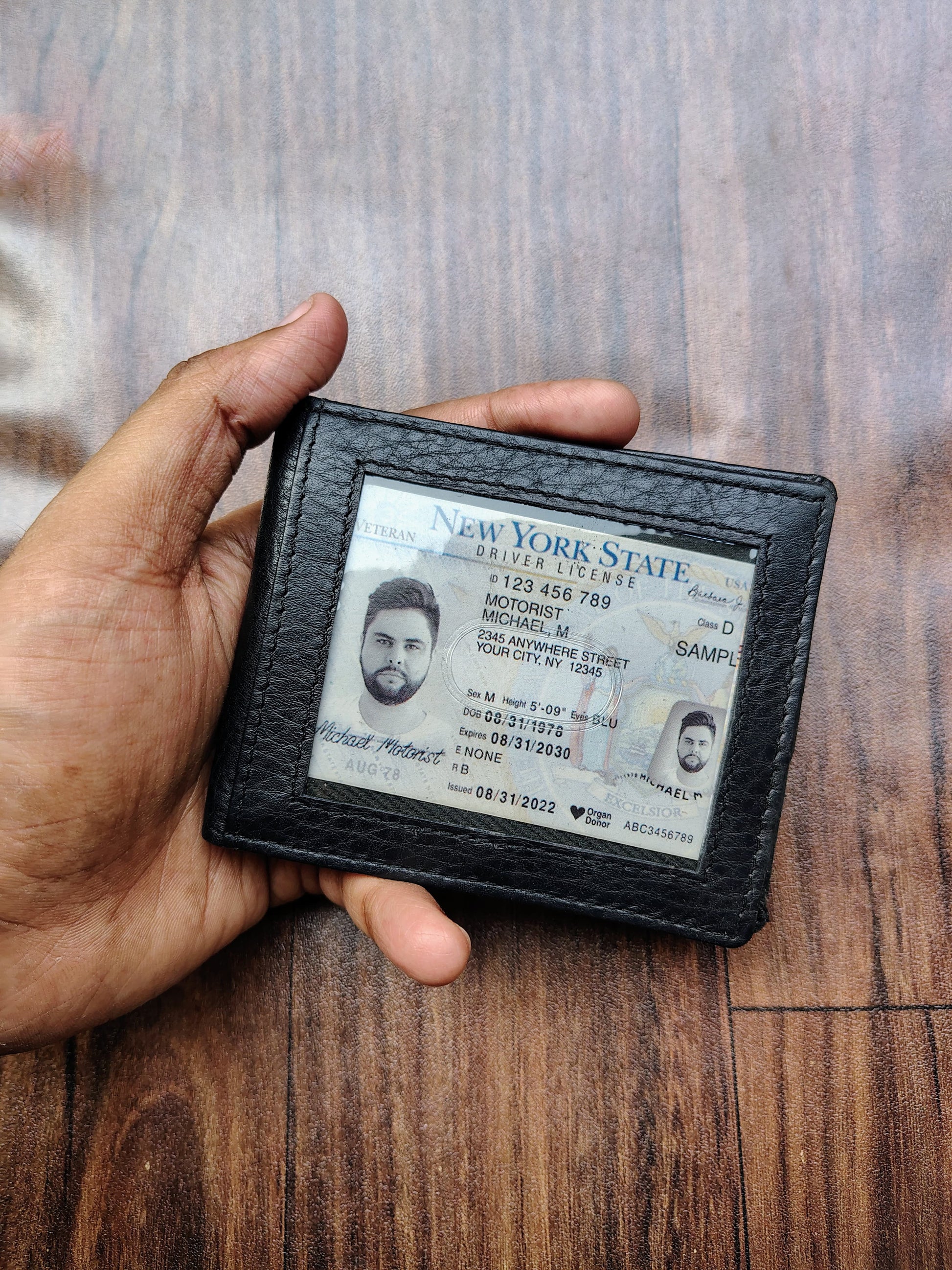 Bifold Money Clip Wallet with Bill Holder