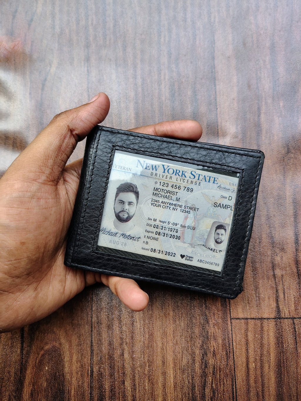 Bifold Money Wallet with Magnet