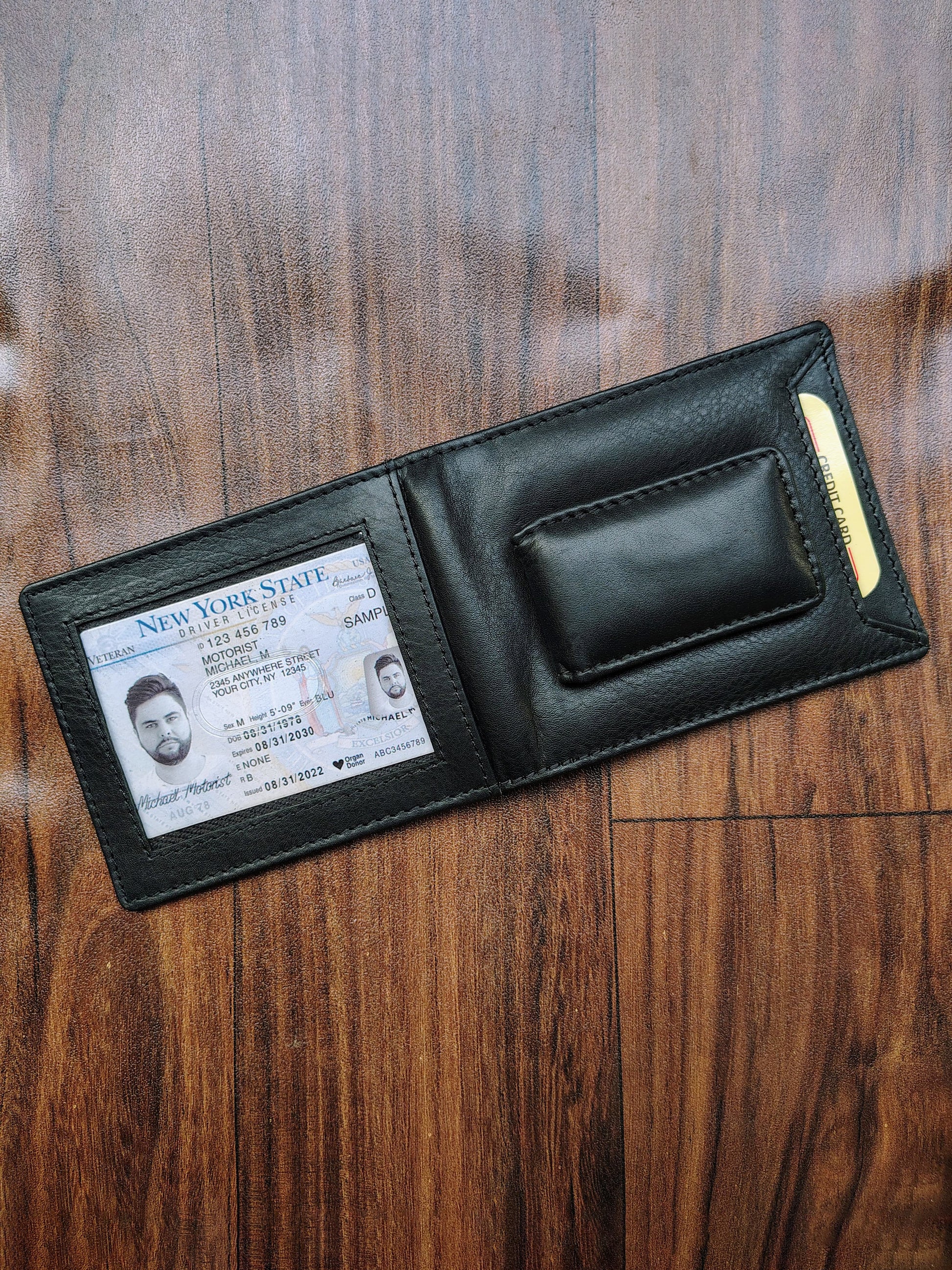 Bifold Money Wallet with Magnet