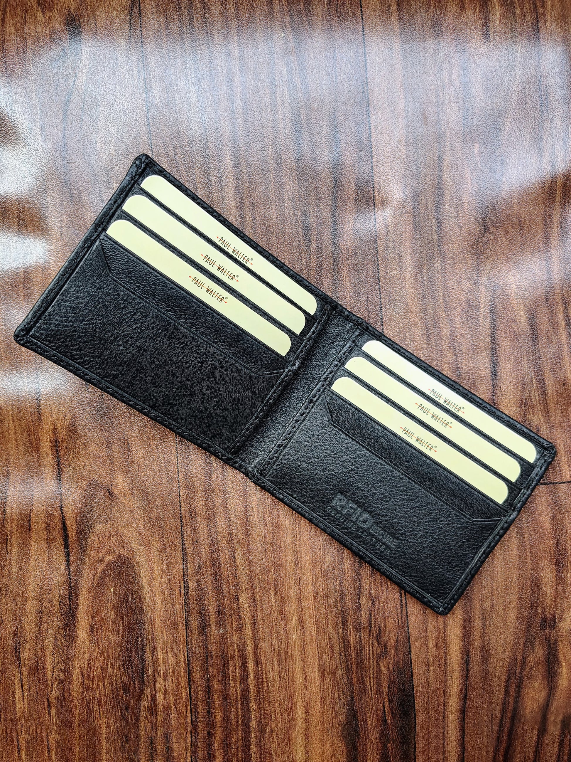 Bifold Money Wallet with Magnet
