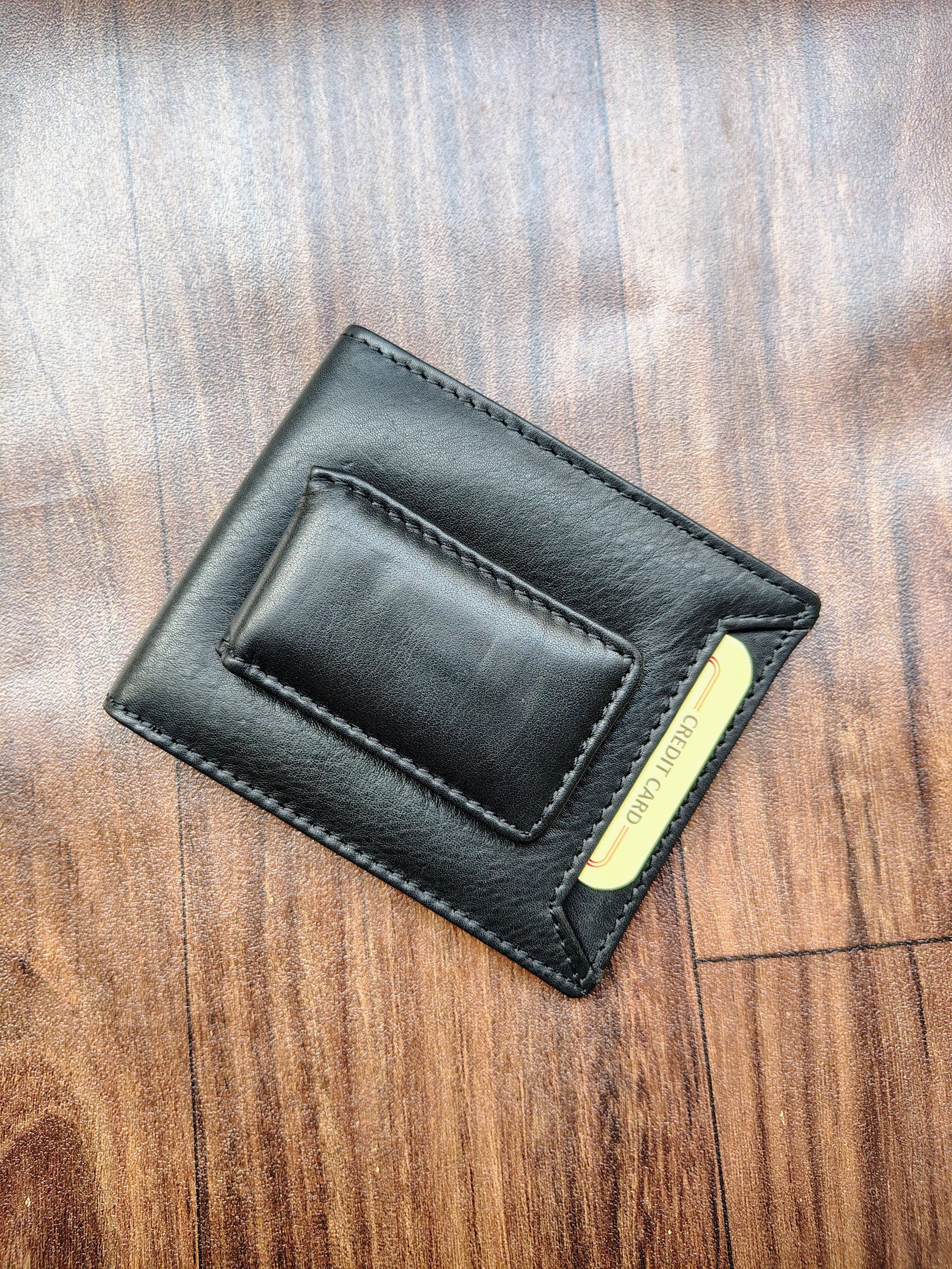 Bifold Money Wallet with Magnet