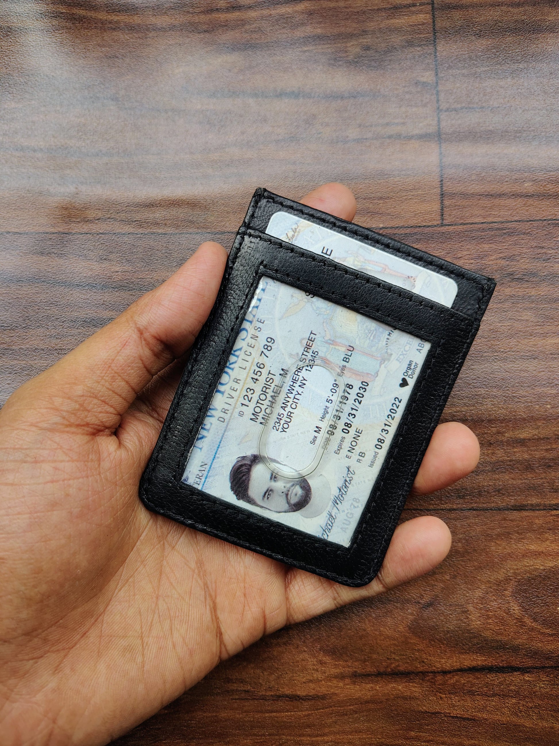 Money Clip with Magnetic Bill Holder