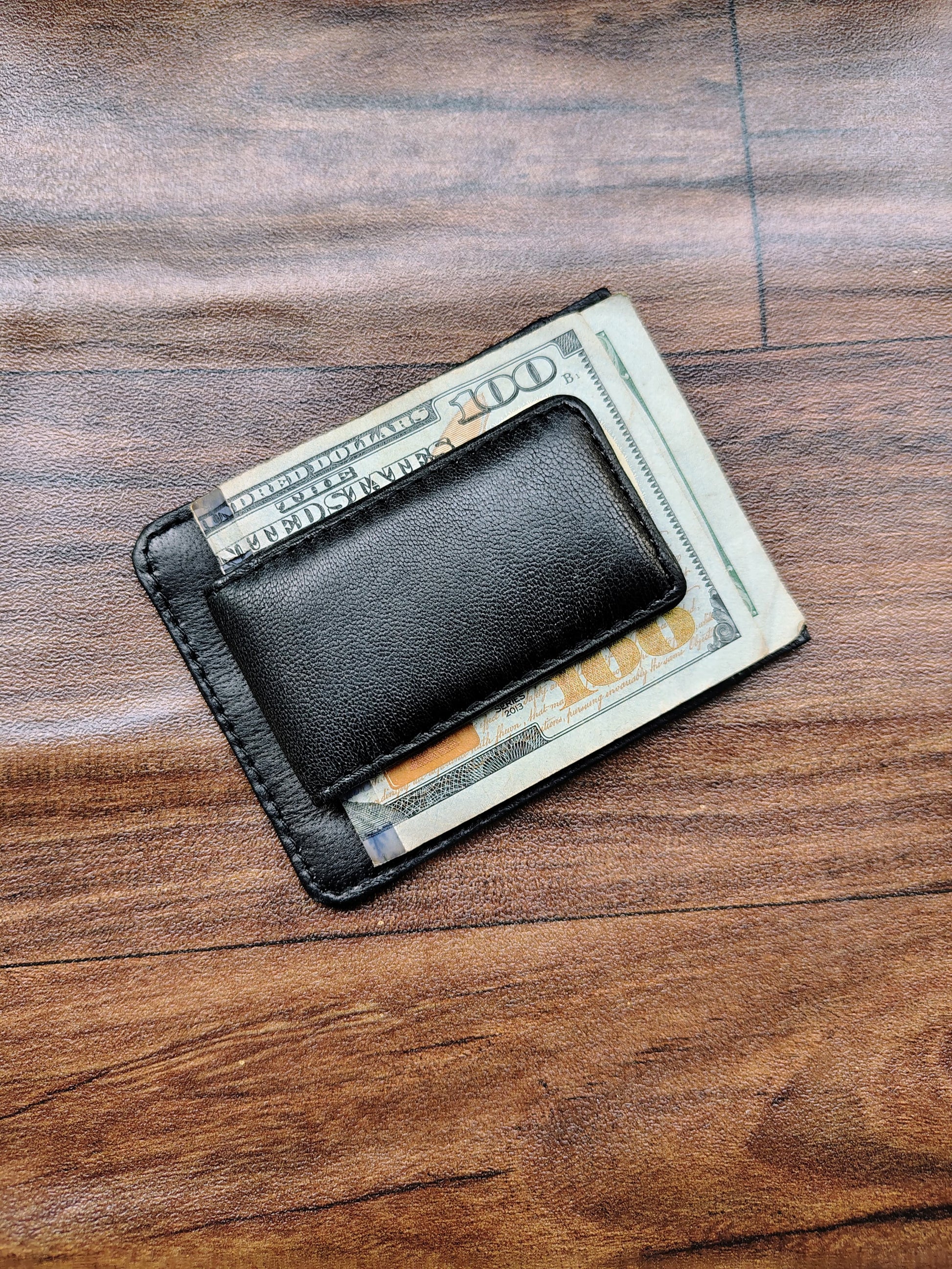 Money Clip with Magnetic Bill Holder
