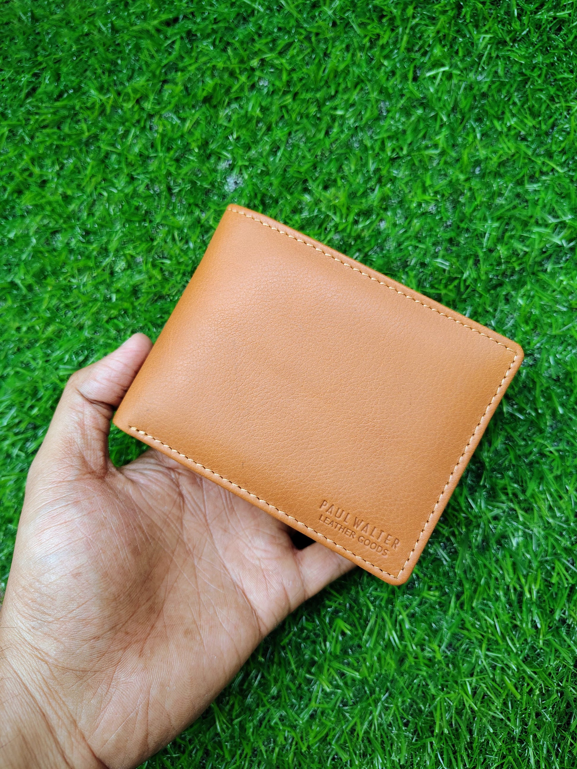 Bifold Wallet with Middle Zipper Pocket